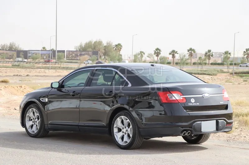 2011 Ford Taurus SEL
