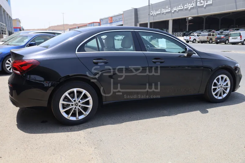 2022 مرسيدس - بنز أي 200