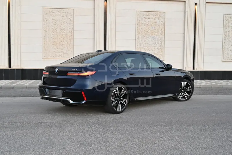 2024 BMW 7 Series 740Li