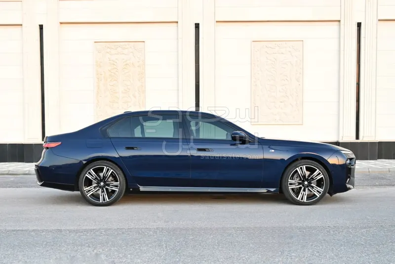 2024 BMW 7 Series 740Li