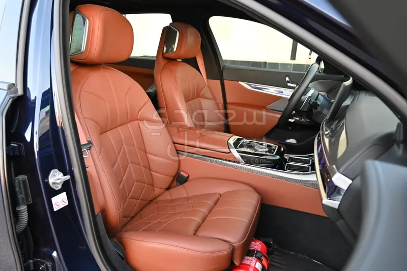 2024 BMW 7 Series 740Li