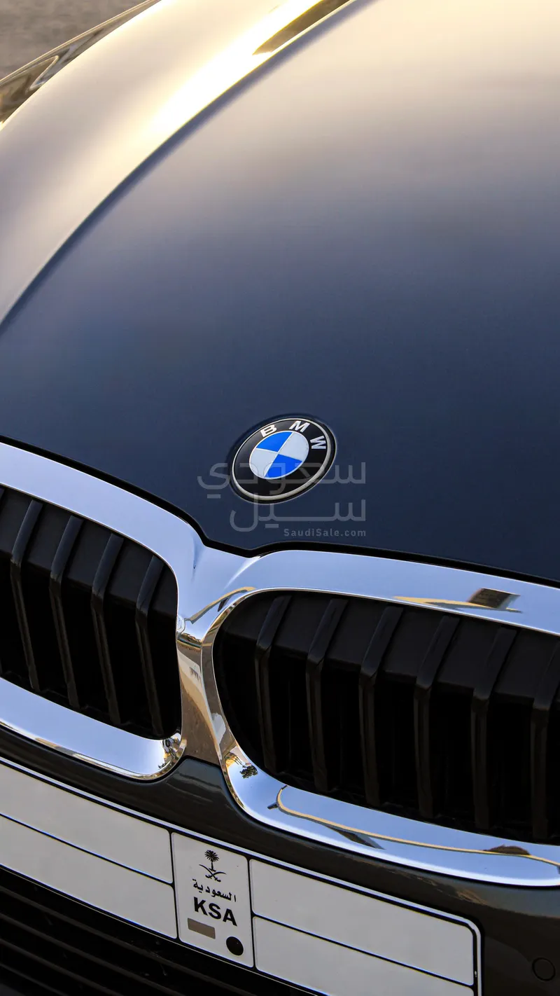 2021 بي ام دبليو الفئة الثالثة 320 أي