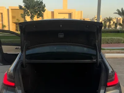 2021 بي ام دبليو الفئة الثالثة 320 أي