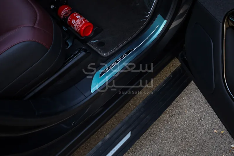 2025 لاند روفر رينج روفر سبورت اتش اس اي
