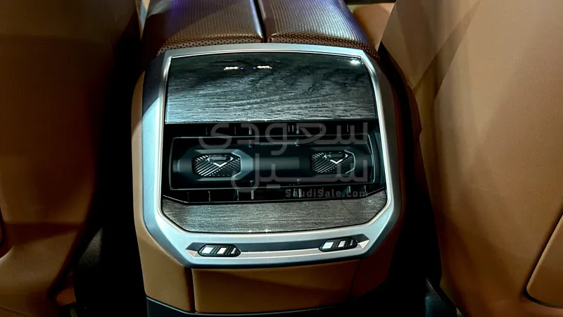 2025 BMW 7 Series 740i