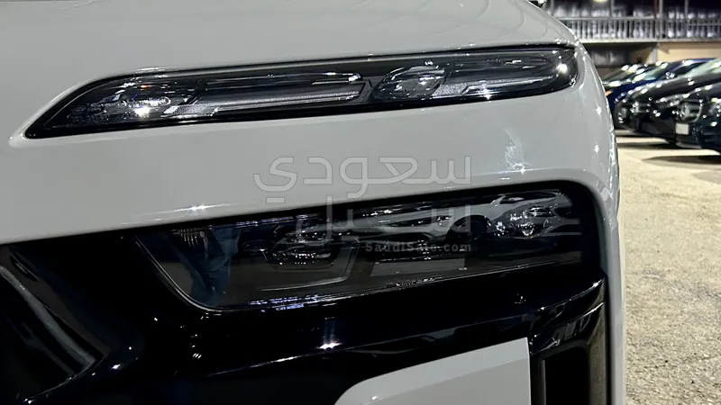 2025 BMW 7 Series 740i