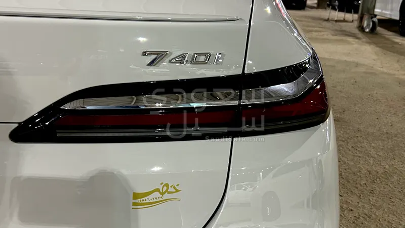 2025 BMW 7 Series 740i