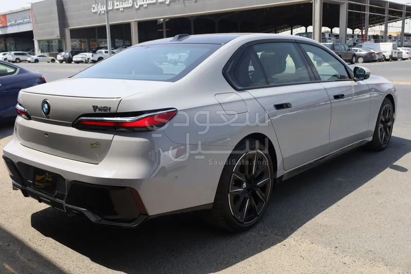 2025 بي ام دبليو الفئة السابعة 740أي