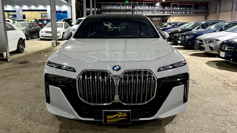 2025 BMW 7 Series 740i