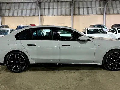 2025 BMW 7 Series 740i