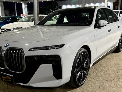 2025 BMW 7 Series 740i