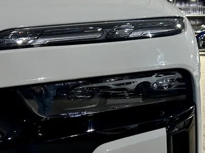 2025 BMW 7 Series 740i