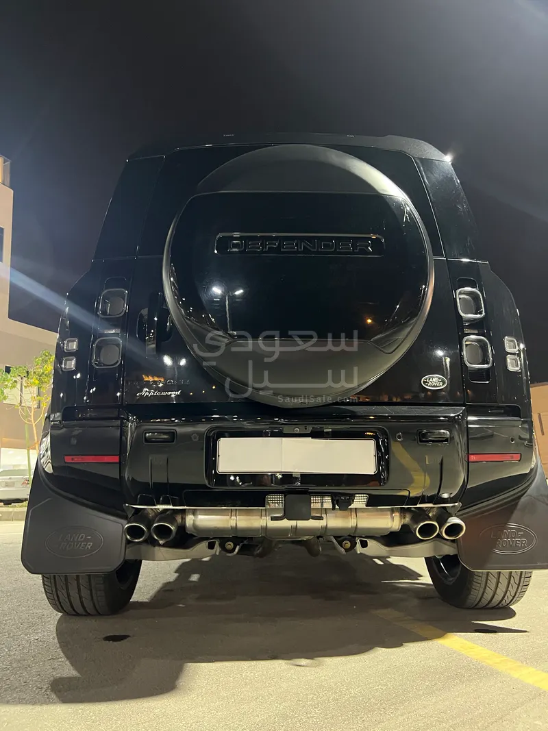2023 لاند روفر ديفيندر 110