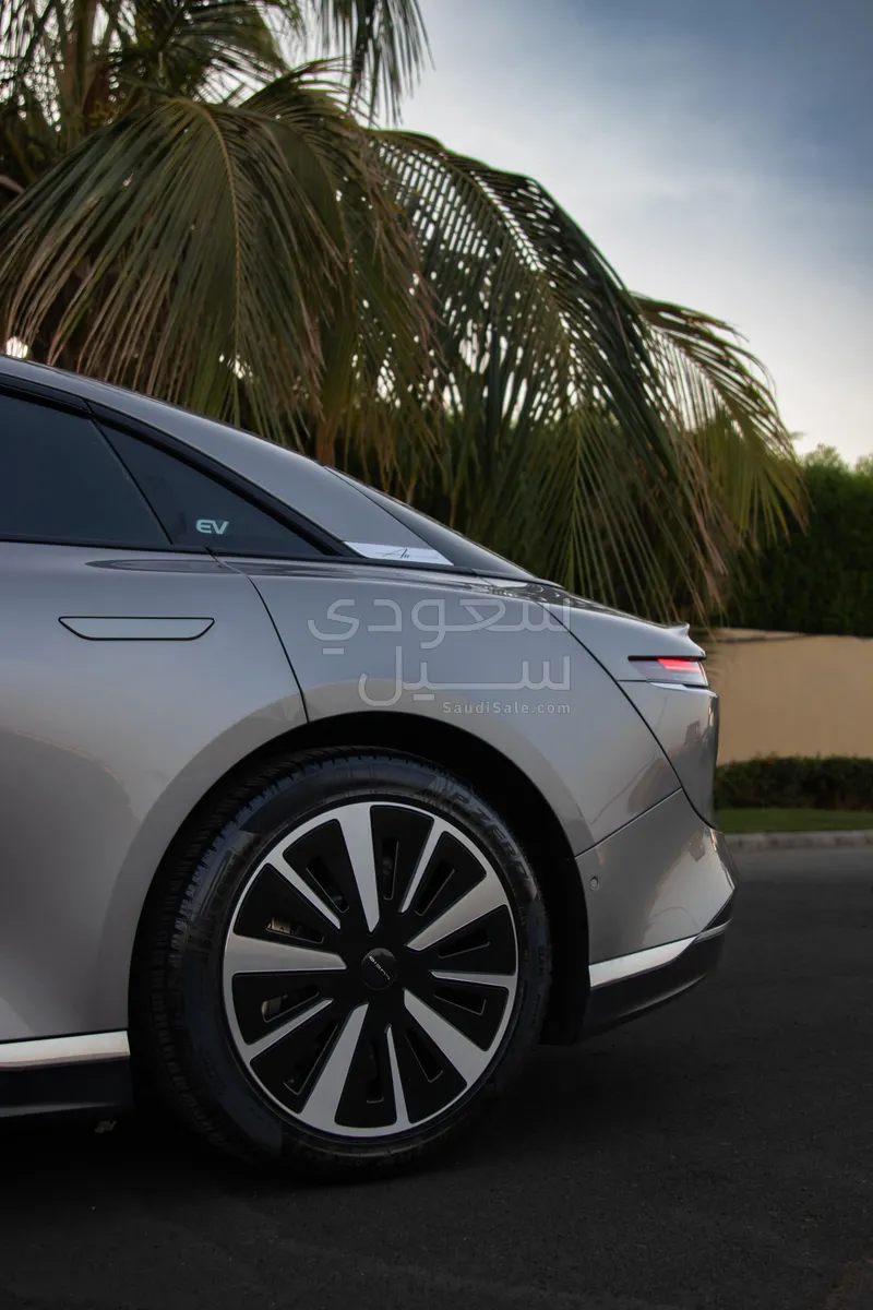 2024 لوسيد اير بيور