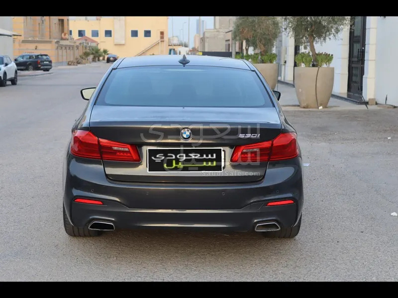2017 BMW 5 Series 530i