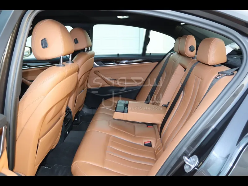 2017 BMW 5 Series 530i