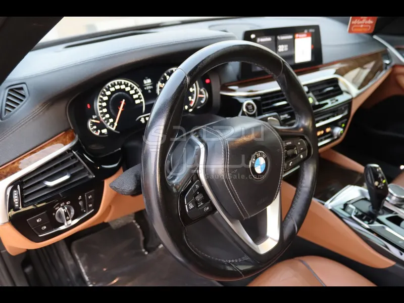 2017 BMW 5 Series 530i