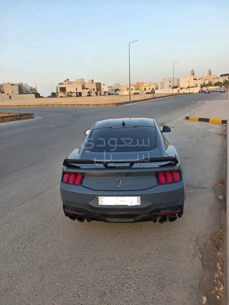 2024 فورد موستانغ دارك هورس