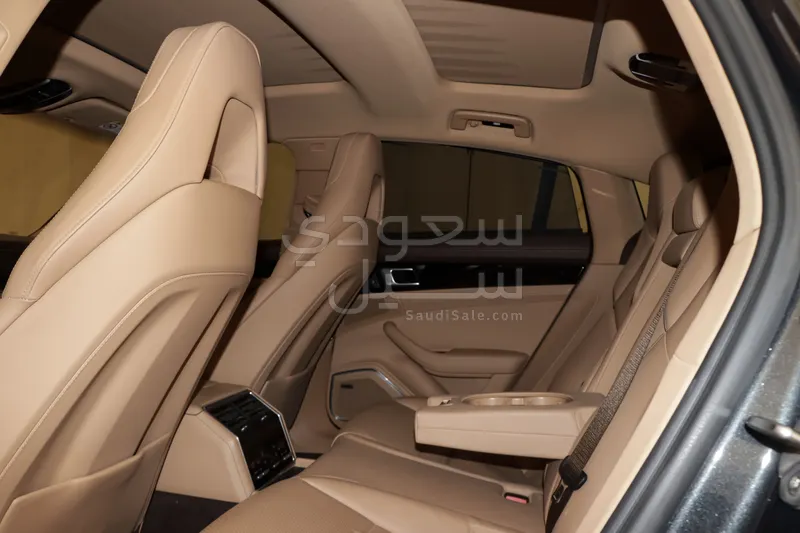 2022 Porsche Panamera