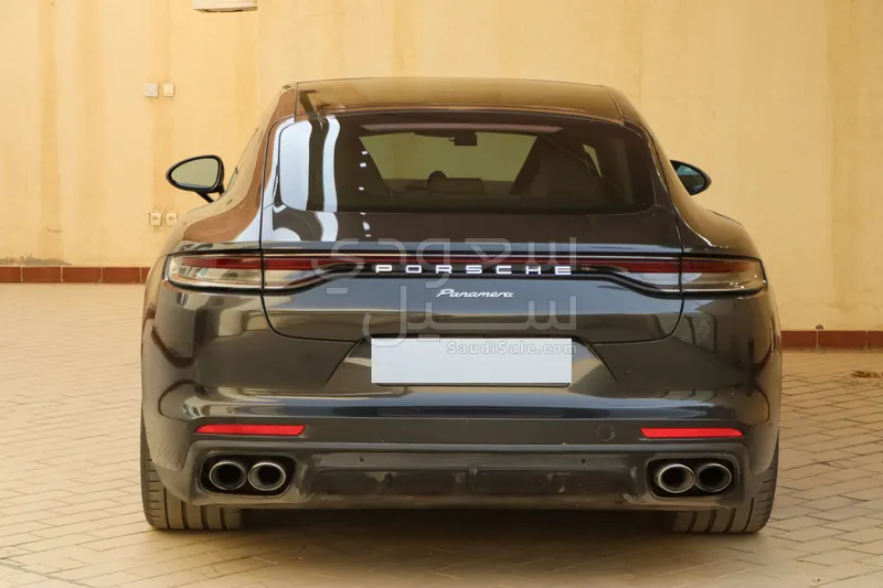 2022 Porsche Panamera