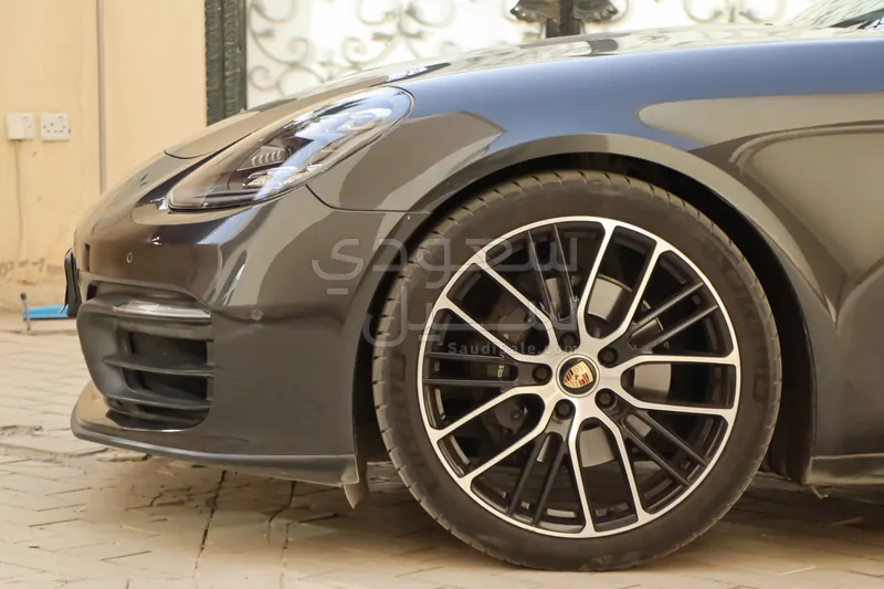 2022 Porsche Panamera