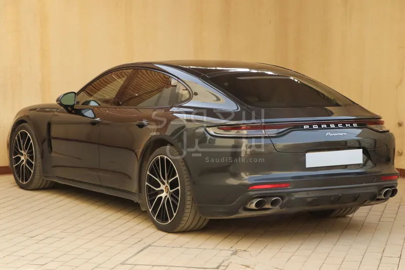 2022 Porsche Panamera