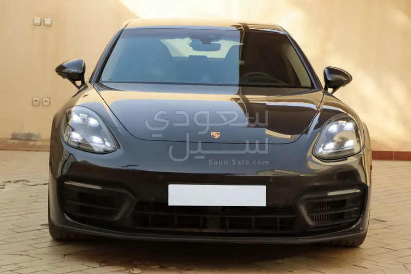 2022 Porsche Panamera