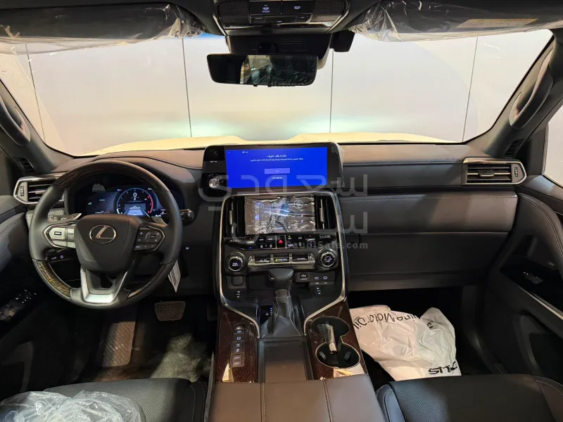 2025 لكزس إل إكس 600