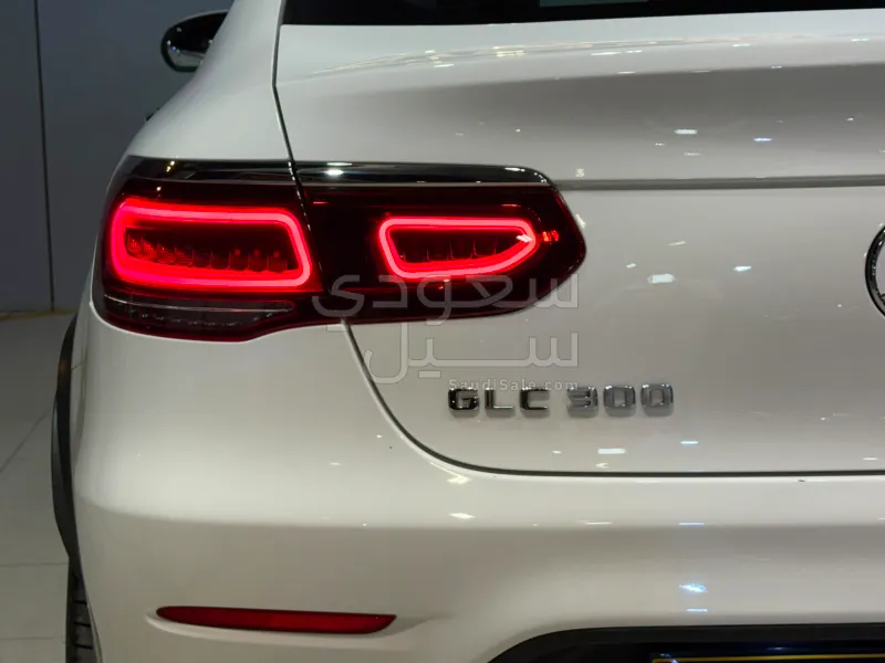 2021 مرسيدس - بنز جي إل سي 300 كوبيه