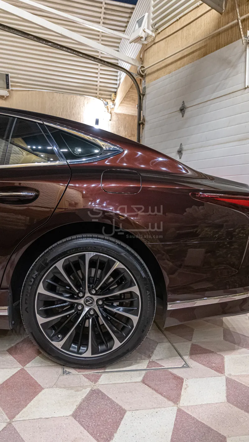 2022 Lexus LS 350