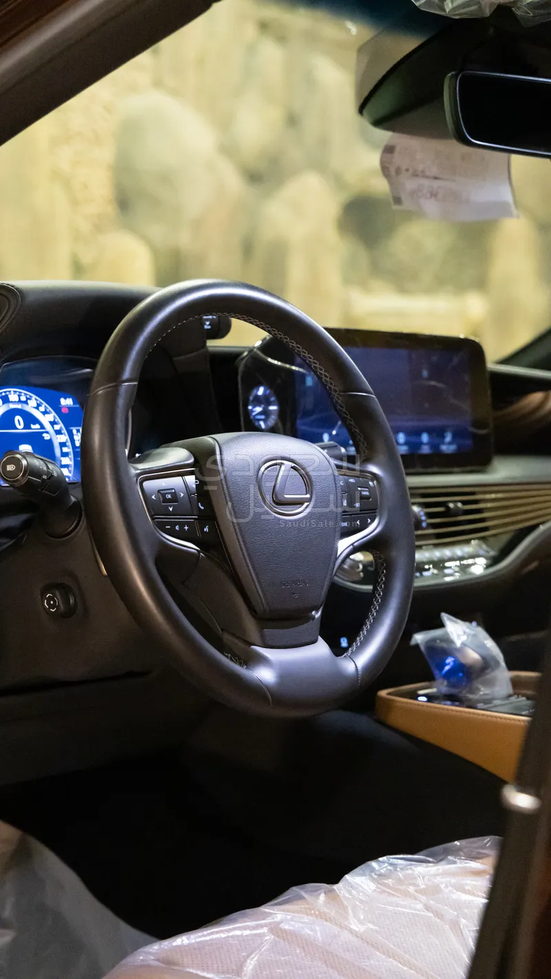 2022 Lexus LS 350