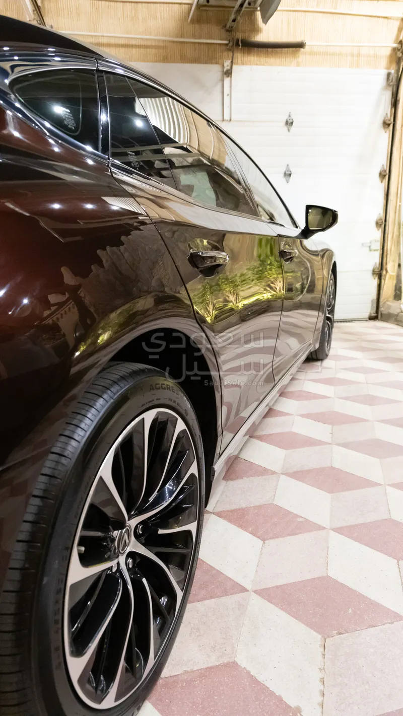 2022 Lexus LS 350