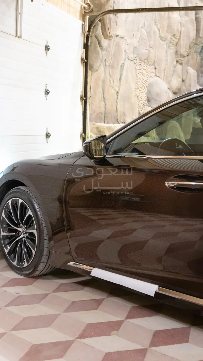 2022 Lexus LS 350