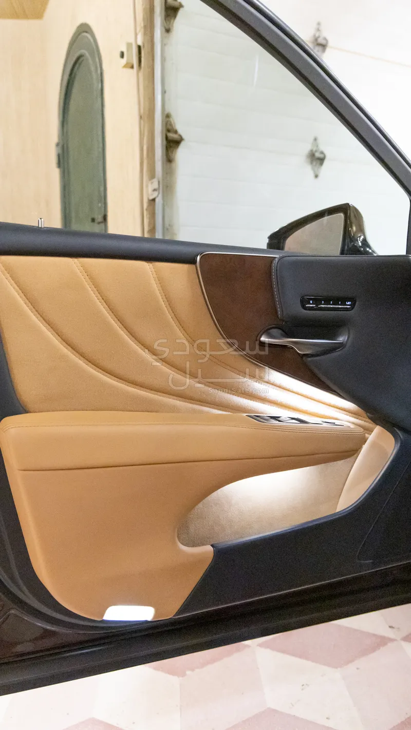 2022 Lexus LS 350