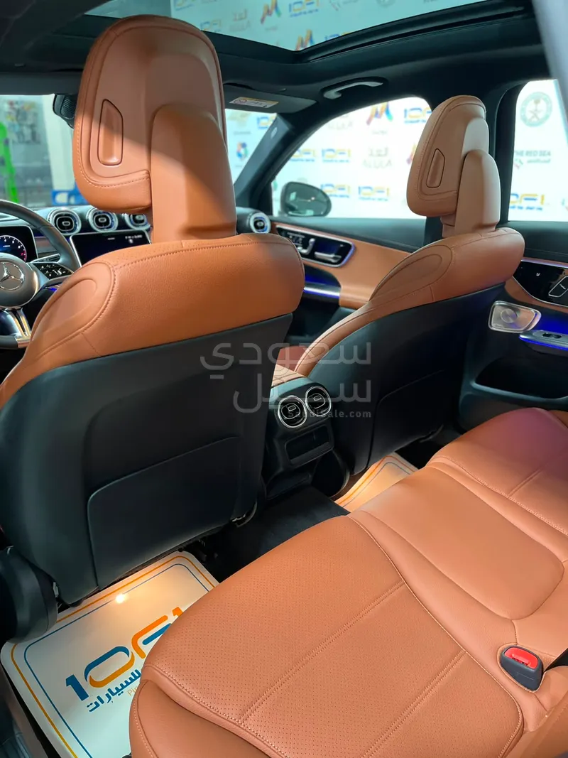 2025 Mercedes-Benz GLC 300