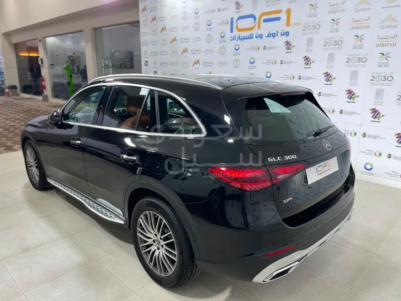 2025 Mercedes-Benz GLC 300