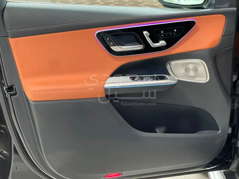 2025 Mercedes-Benz GLC 300
