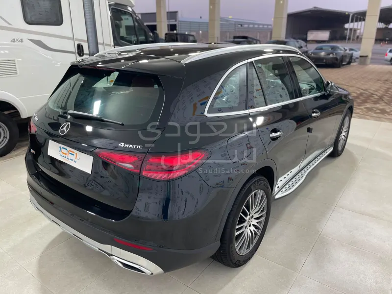 2025 Mercedes-Benz GLC 300
