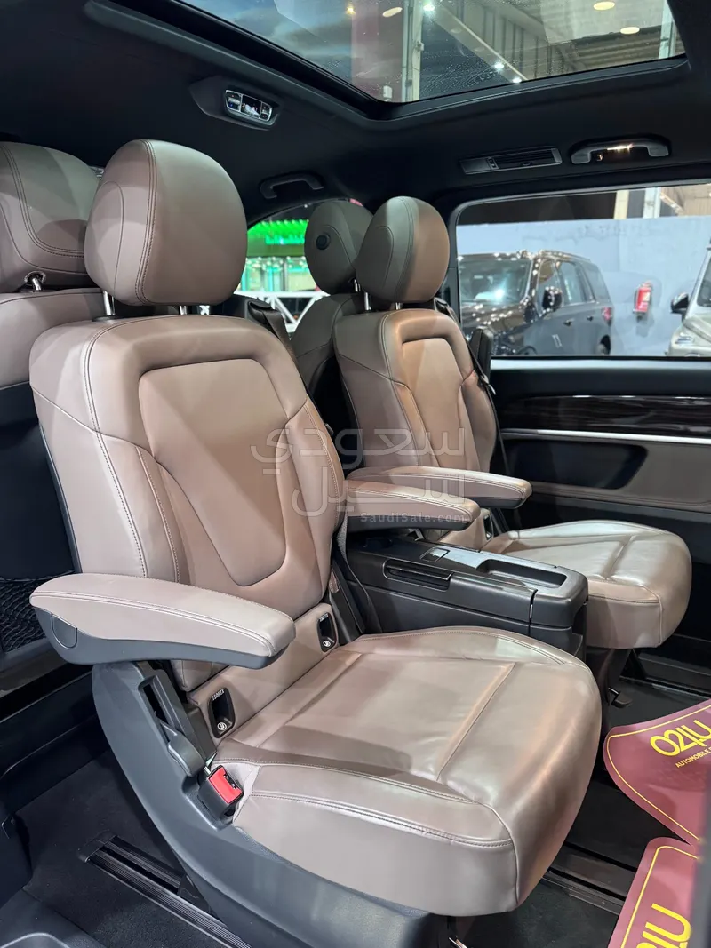 2023 Mercedes-Benz V 250