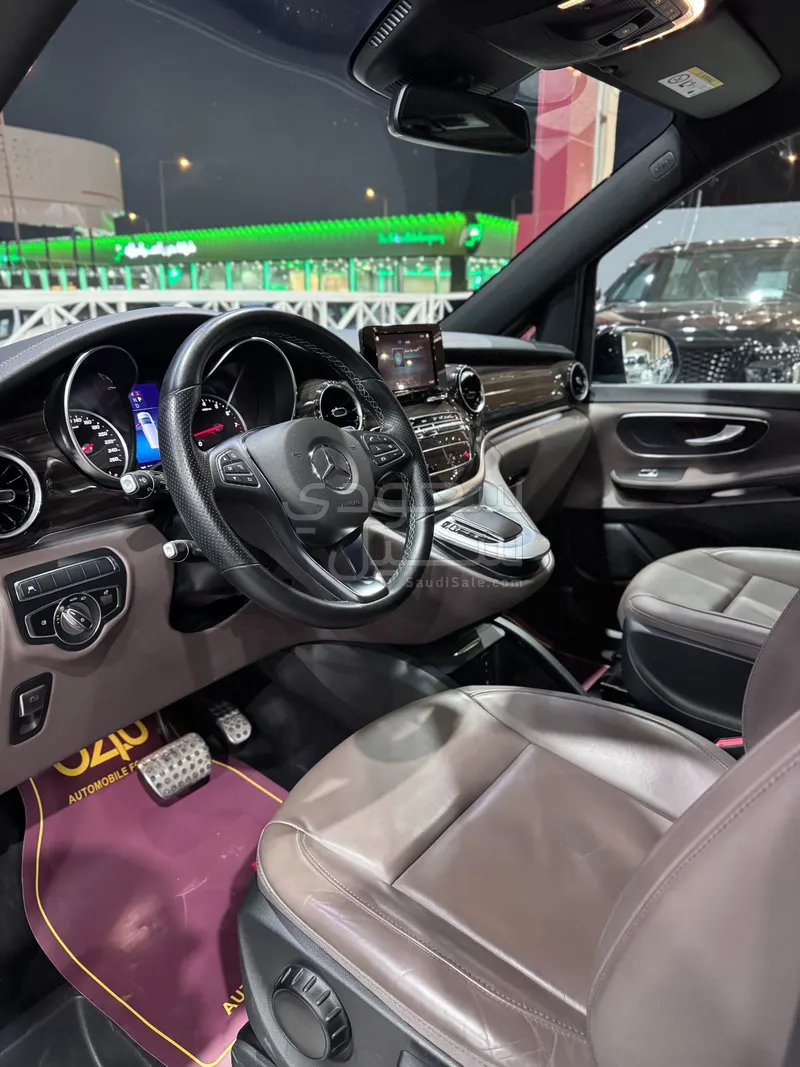 2023 Mercedes-Benz V 250