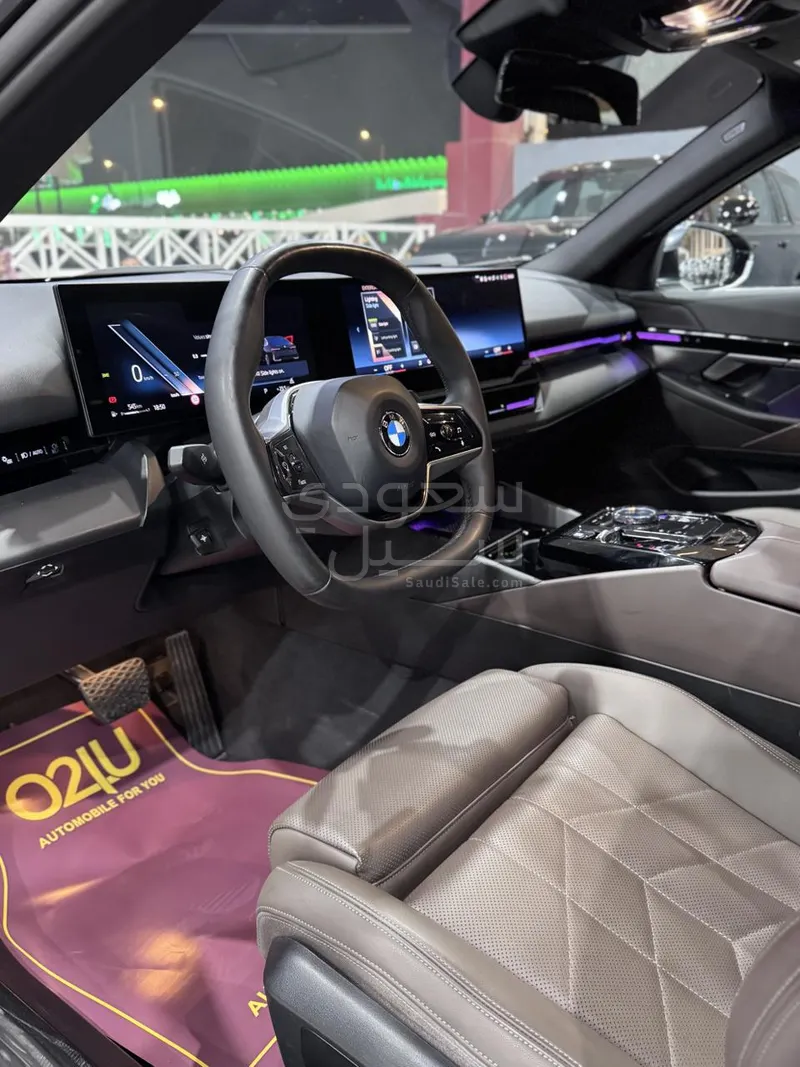 2024 BMW 5 Series 520i