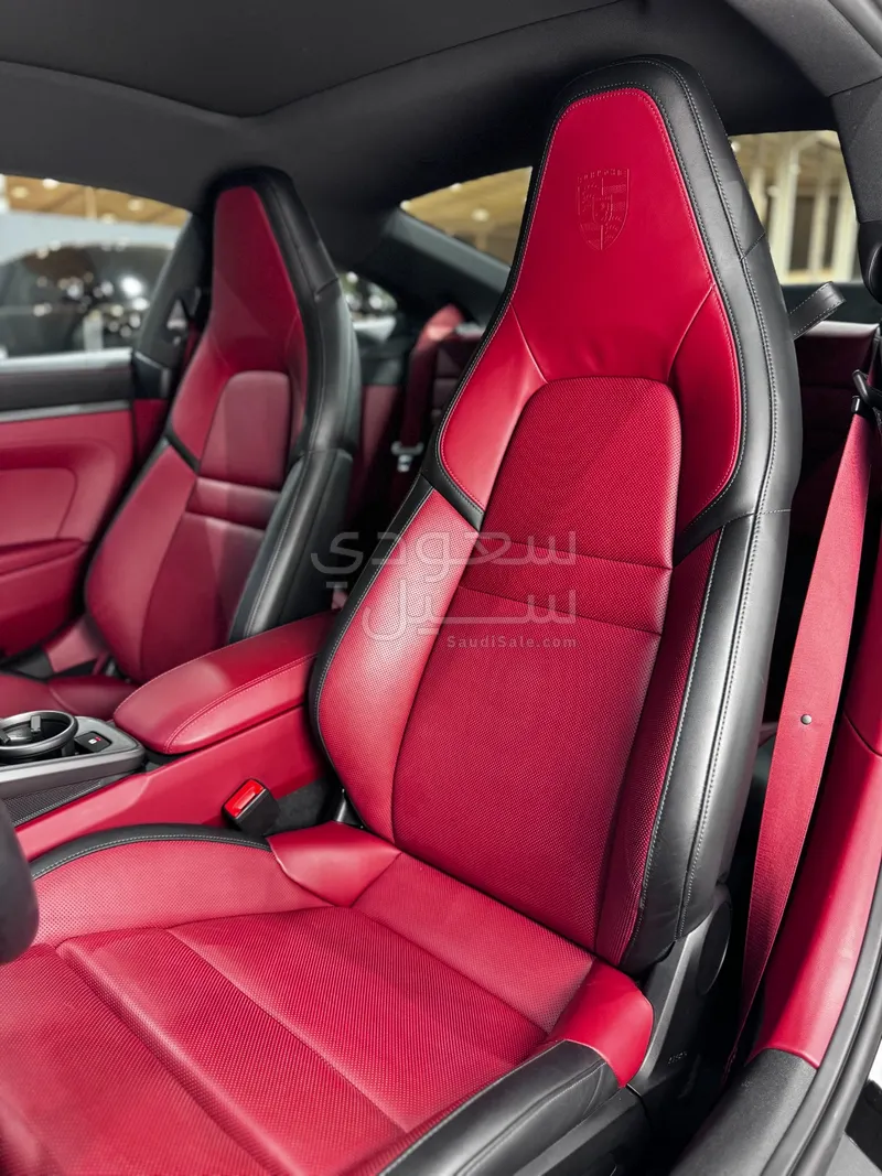 2025 Porsche 911 Carrera
