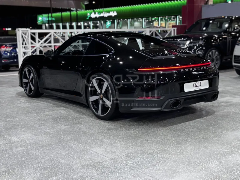 2025 Porsche 911 Carrera
