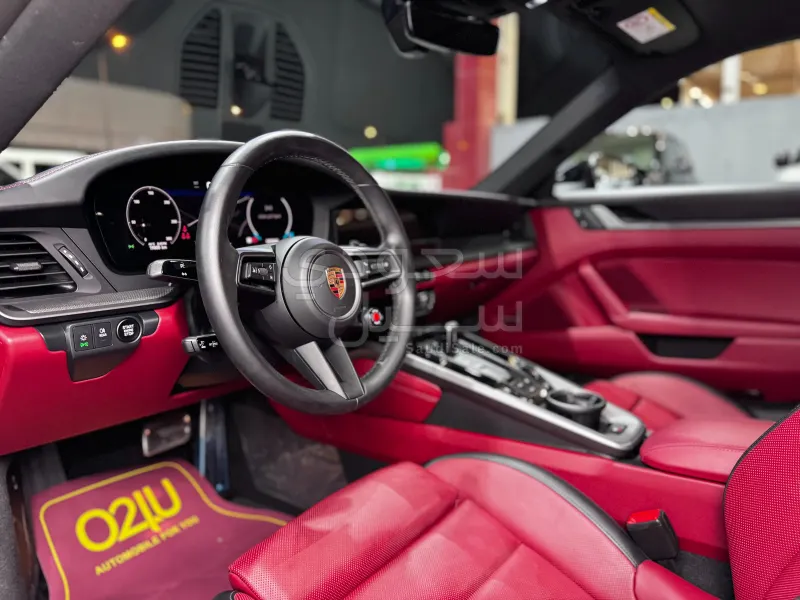 2025 Porsche 911 Carrera