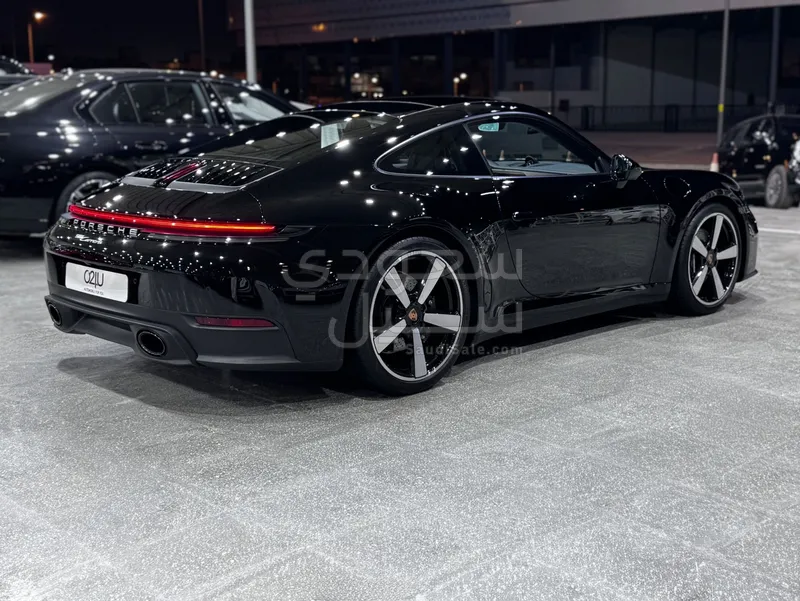 2025 Porsche 911 Carrera