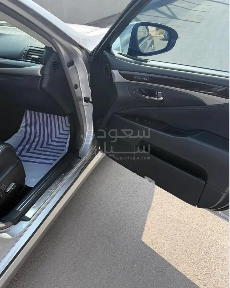 2013 لكزس إل إس 460