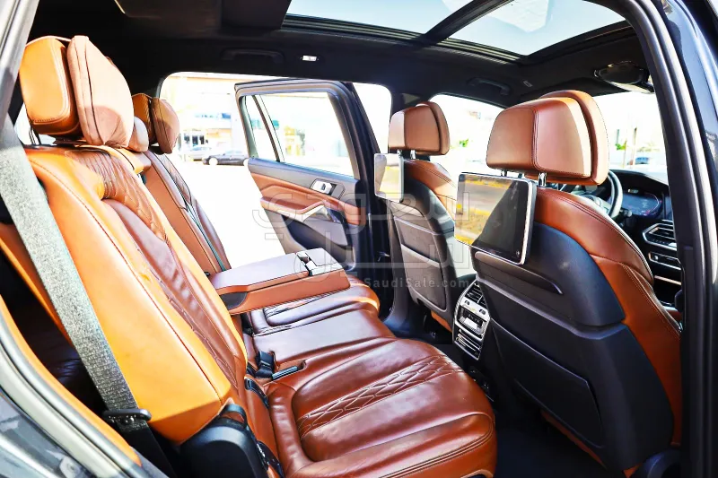 2019 BMW X Series 7