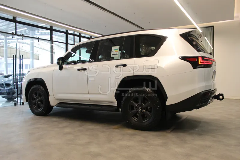 2025 Lexus LX 600 off road