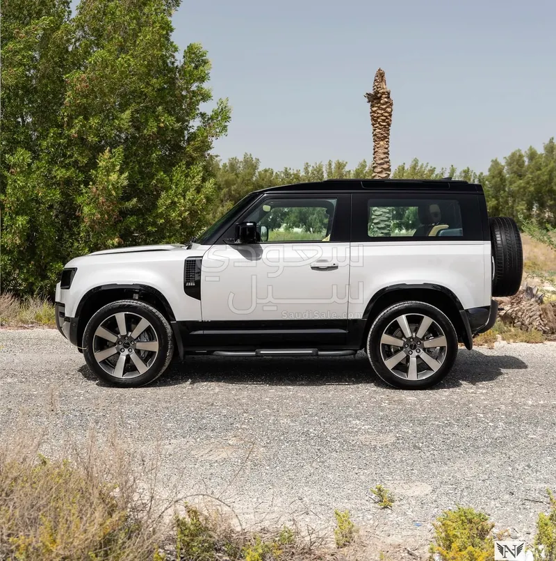2026 Land Rover Defender 90