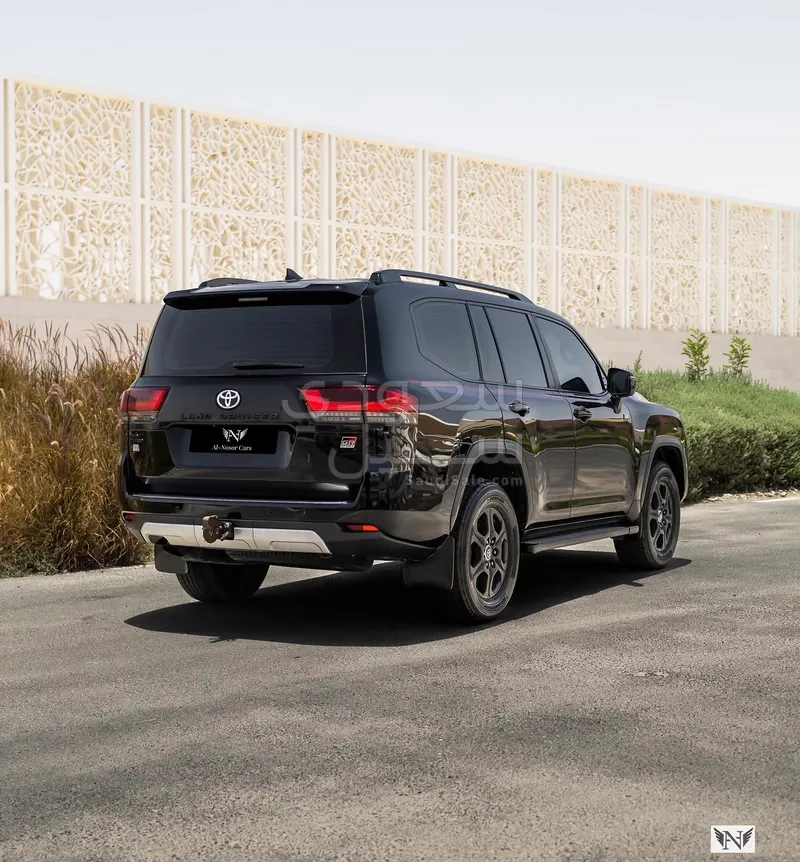 2022 Toyota Land Cruiser GR sport